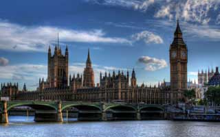 越看越不对劲，每日大赛在线观看悄悄改了：最容易忽略的某段视频，到底发生了什么？（信息量很大）